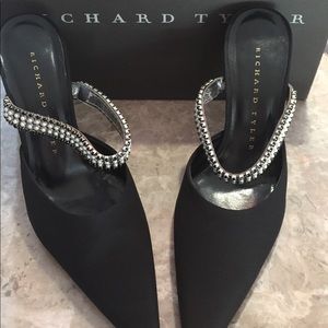 Richard Tyler heels